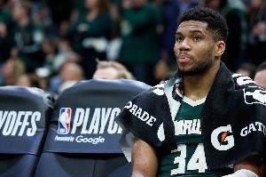 凯印陨落！雄鹿裁利指导签特纳 白菜价留四将跻身东部第一梯队？