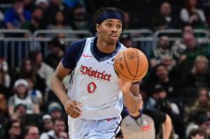 奇才官方:库利巴利因左小腿肌肉紧张 本场比赛不会回归